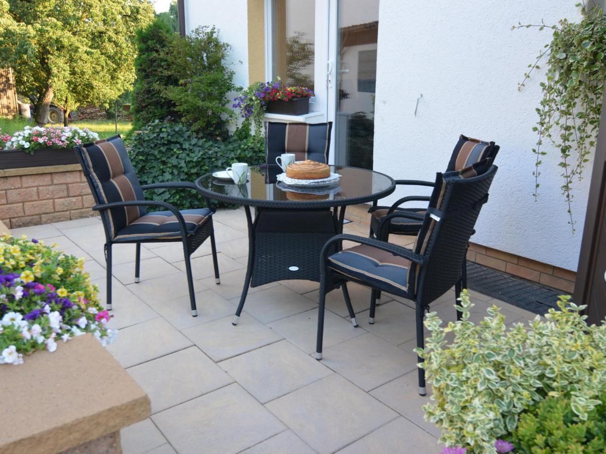 Modern Holiday Home Idyllic Setting With Terrace 메데바흐 외부 사진