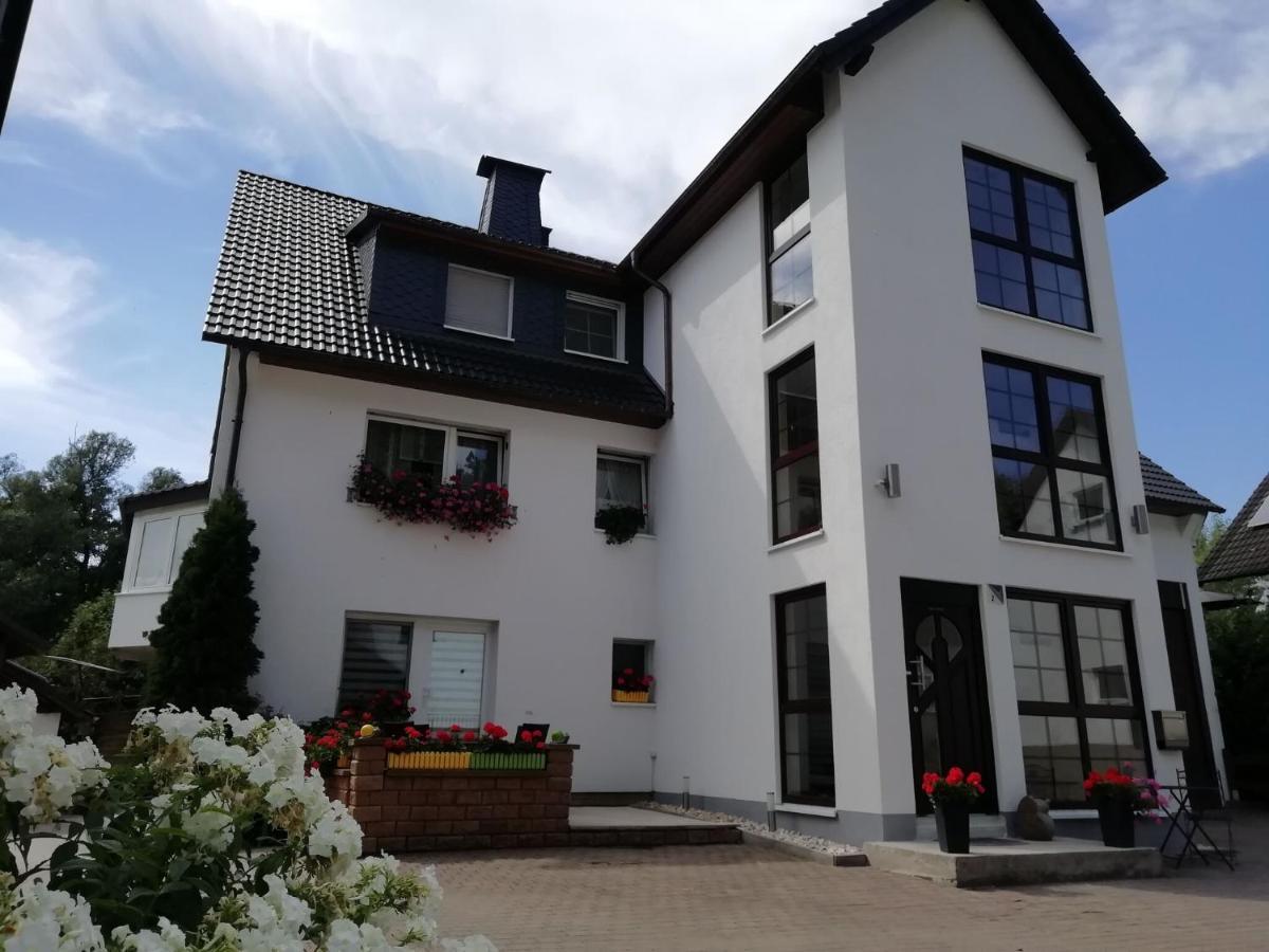 Modern Holiday Home Idyllic Setting With Terrace 메데바흐 외부 사진