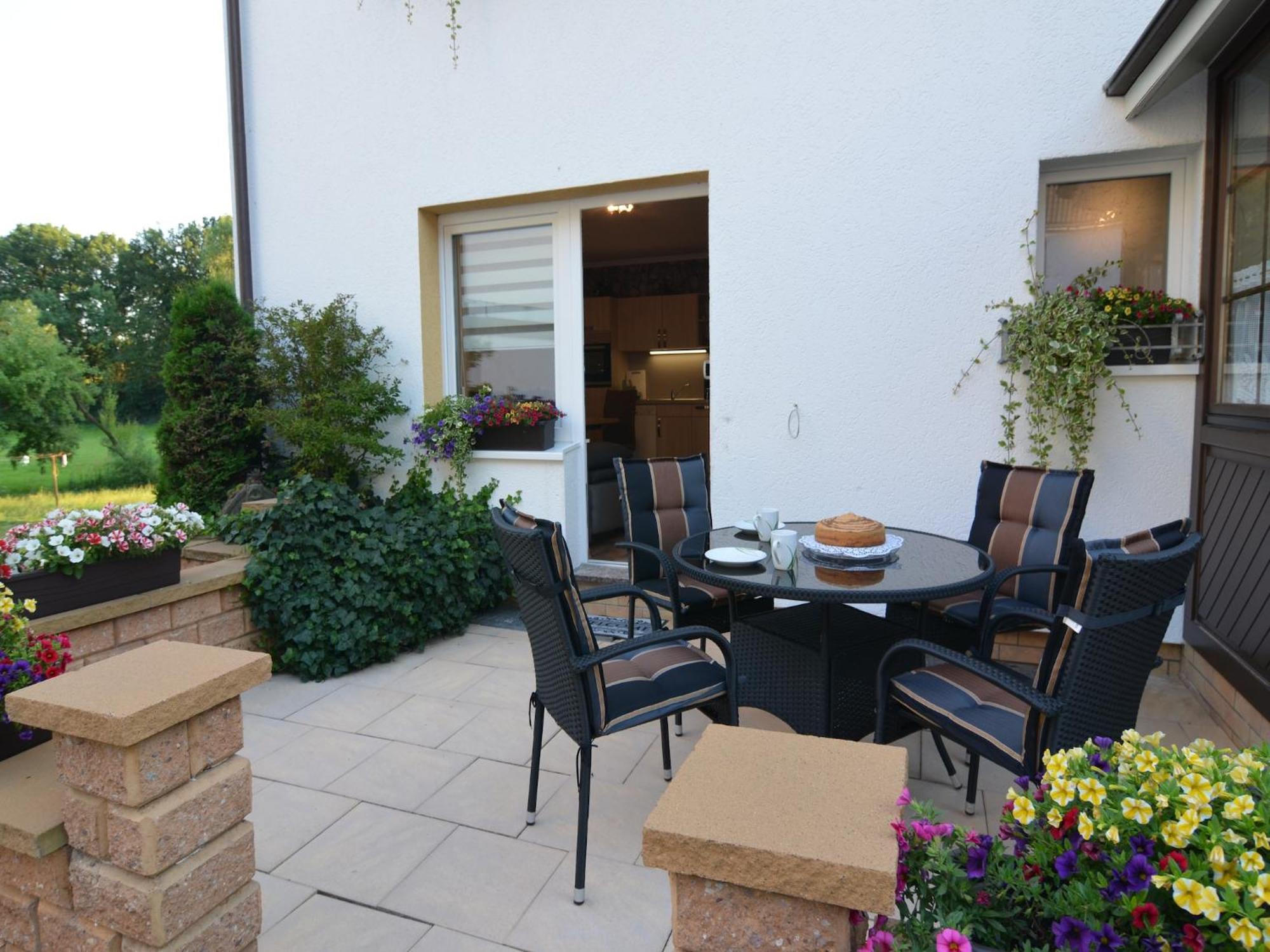 Modern Holiday Home Idyllic Setting With Terrace 메데바흐 외부 사진