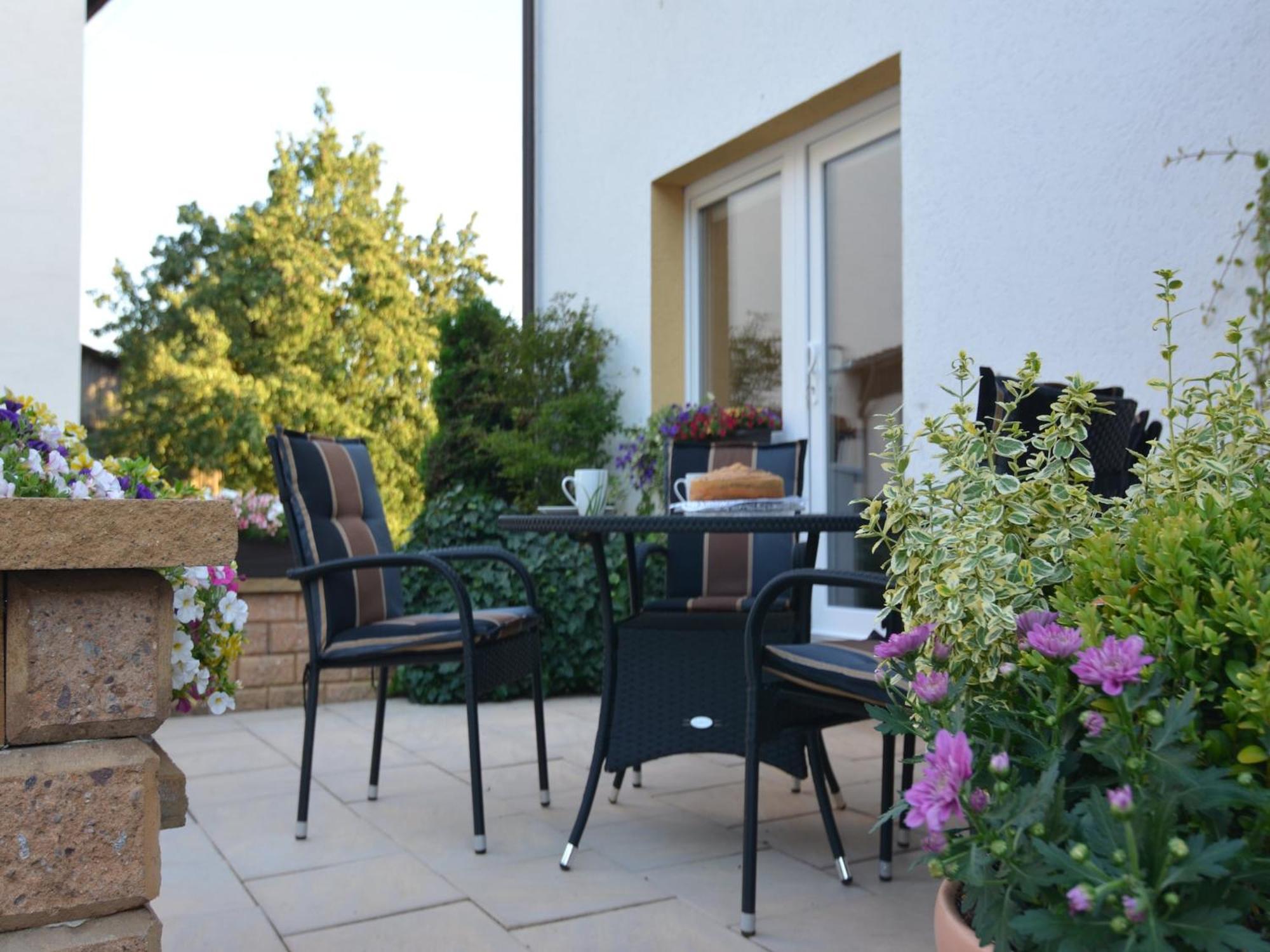 Modern Holiday Home Idyllic Setting With Terrace 메데바흐 외부 사진